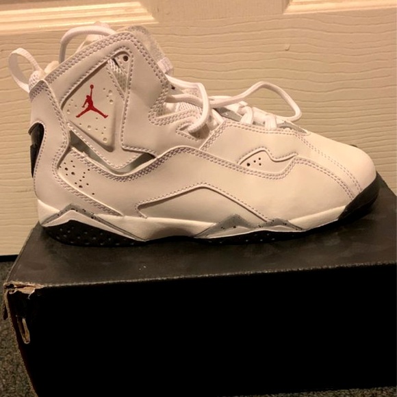 clean jordan true flight cement. size 3 kids